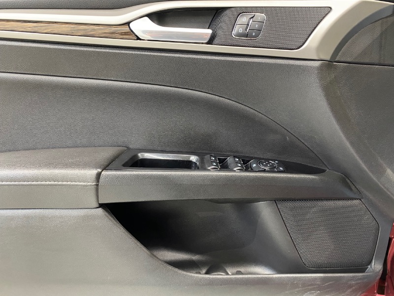 2016 Ford Fusion SE photo 8