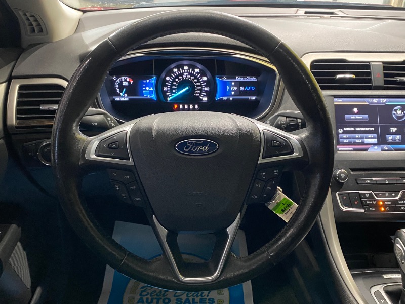 2016 Ford Fusion SE photo 16