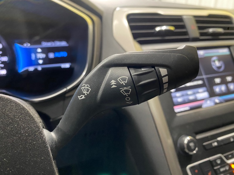 2016 Ford Fusion SE photo 18
