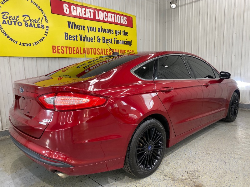 2016 Ford Fusion SE photo 5