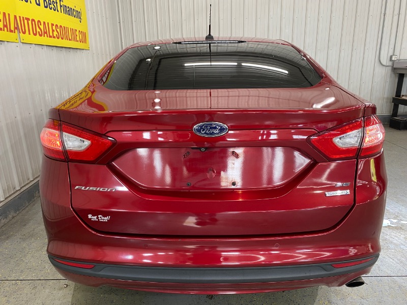 2016 Ford Fusion SE photo 4