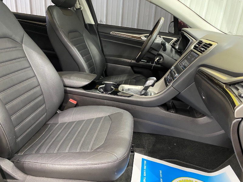 2016 Ford Fusion SE photo 14