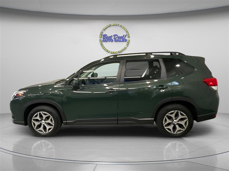 2022 Subaru Forester Premium photo 3
