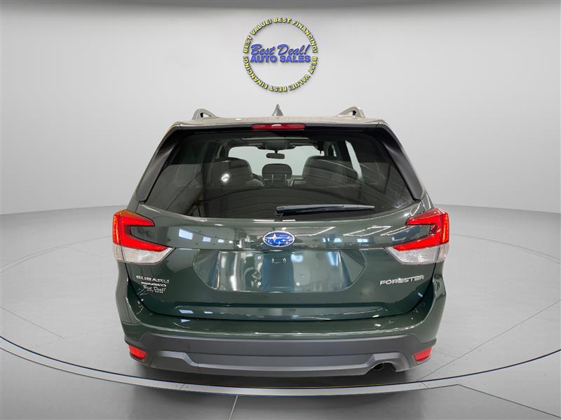 2022 Subaru Forester Premium photo 5