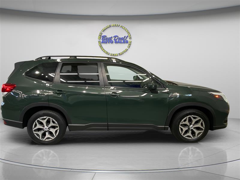 2022 Subaru Forester Premium photo 7