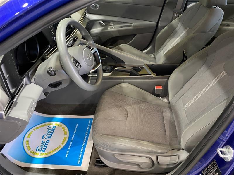 Hyundai Elantra Base 2022