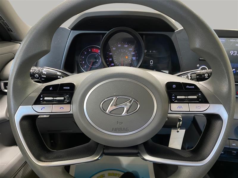 Hyundai Elantra Base 2022