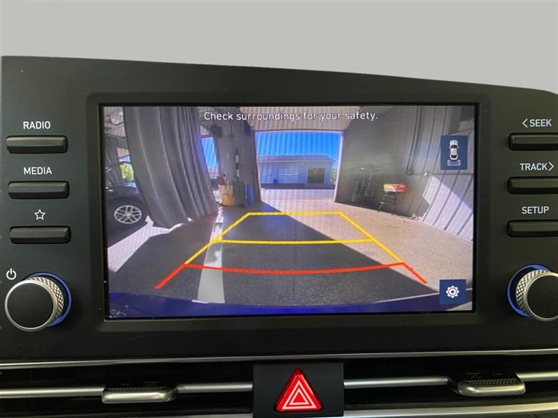 Hyundai Elantra Base 2022