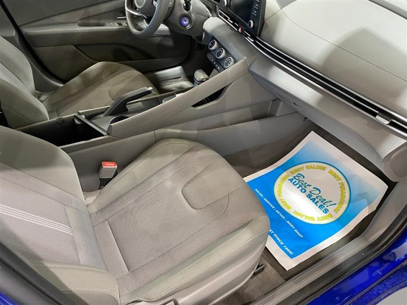 Hyundai Elantra Base 2022