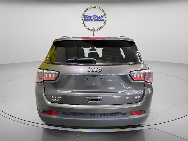 2017 Jeep Compass Sport photo 4