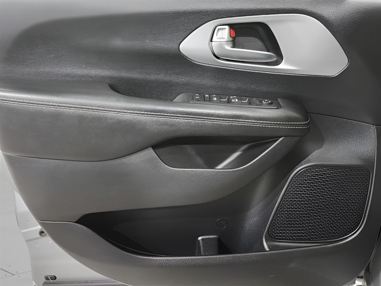 Chrysler Pacifica  2020