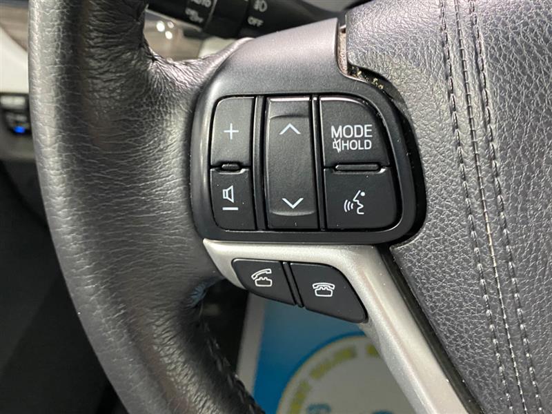 Toyota Sienna XLE 8-Passenger 2017