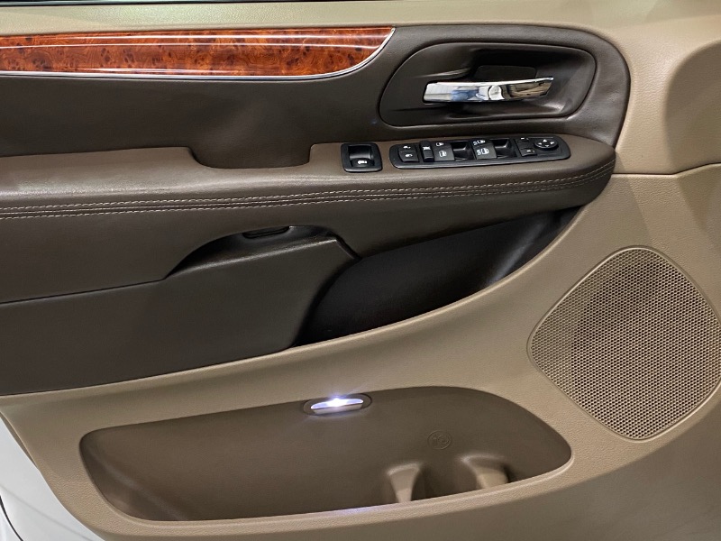 Chrysler Town & Country Touring 2016