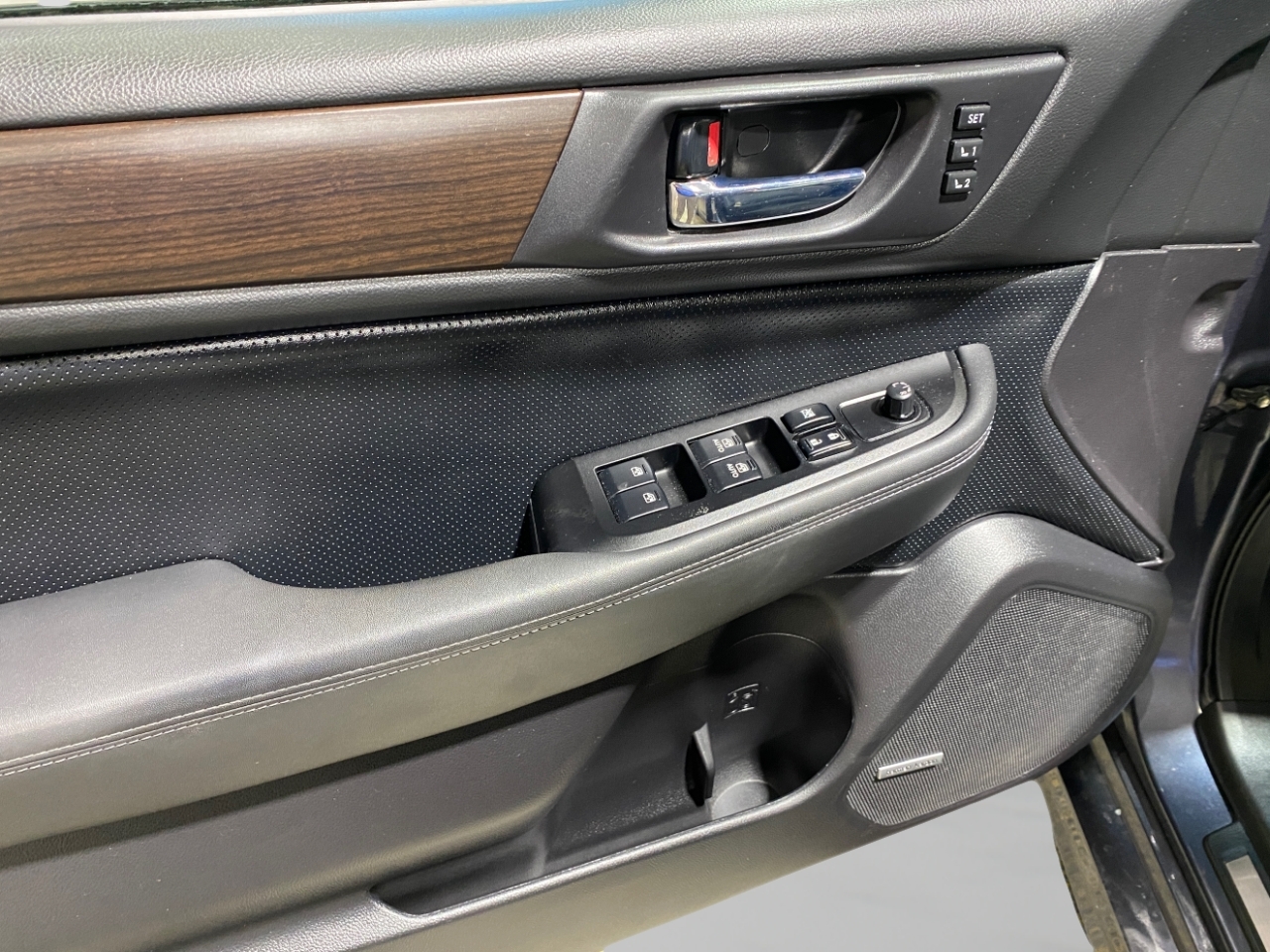 Subaru Legacy 2.5i Limited 2016