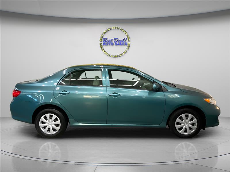 Toyota Corolla LE 4-Speed AT 2010