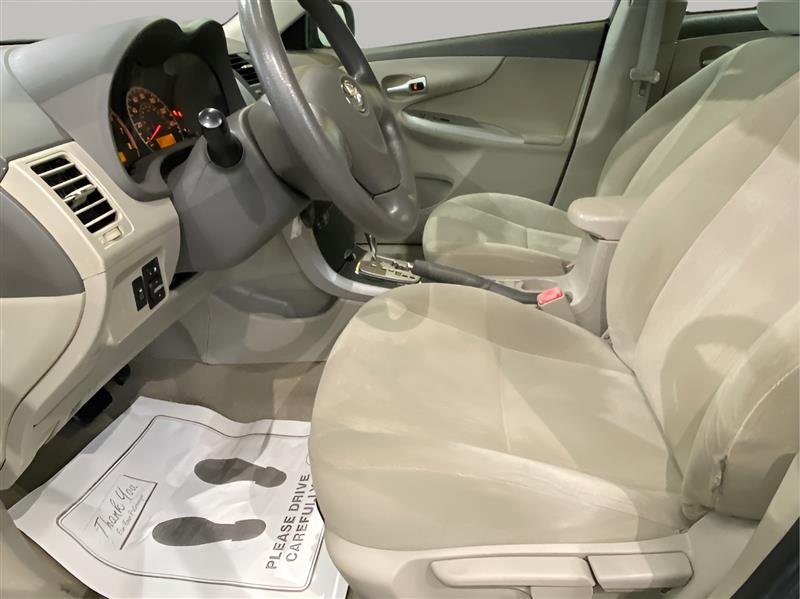 Toyota Corolla LE 4-Speed AT 2010