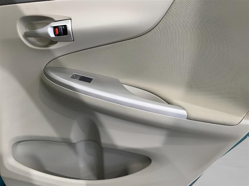 Toyota Corolla LE 4-Speed AT 2010