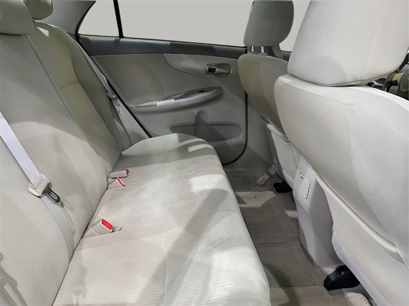 Toyota Corolla LE 4-Speed AT 2010