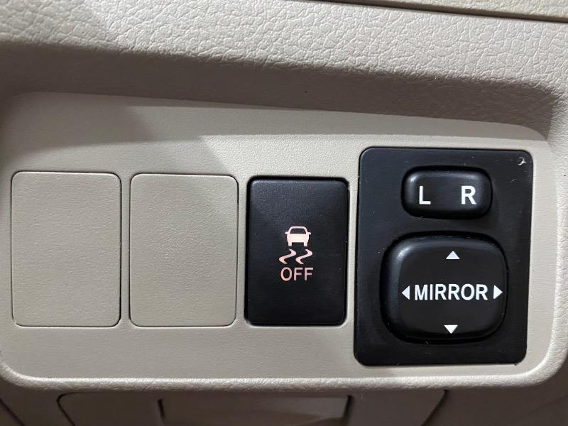 Toyota Corolla LE 4-Speed AT 2010