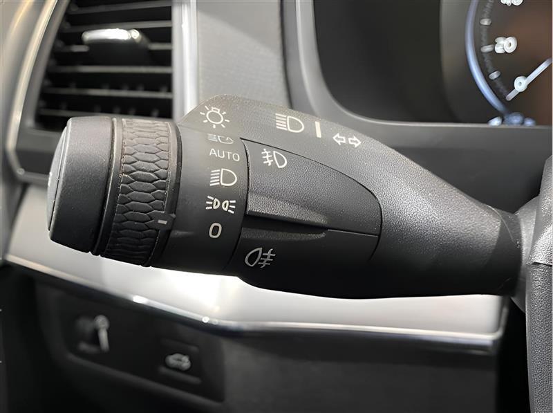 Volvo XC90 T6 Momentum AWD 2018