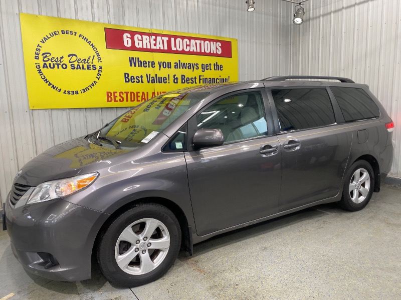 2014 Toyota Sienna LE FWD 8-Passenger V6