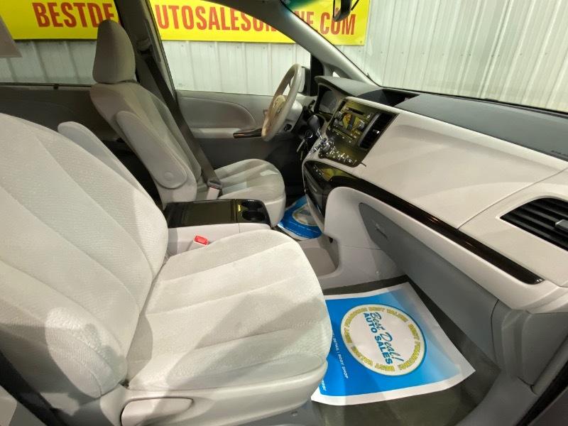 Toyota Sienna LE FWD 8-Passenger V6 2014