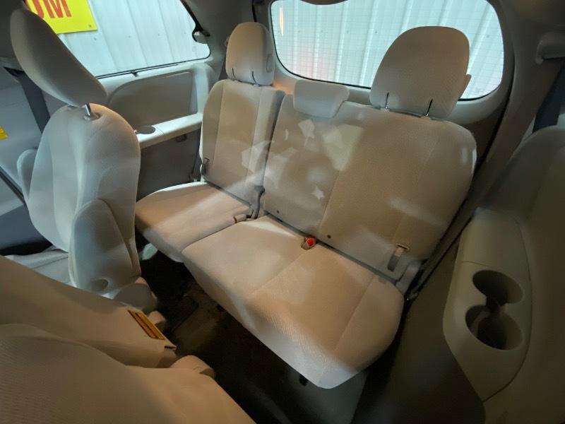 Toyota Sienna LE FWD 8-Passenger V6 2014
