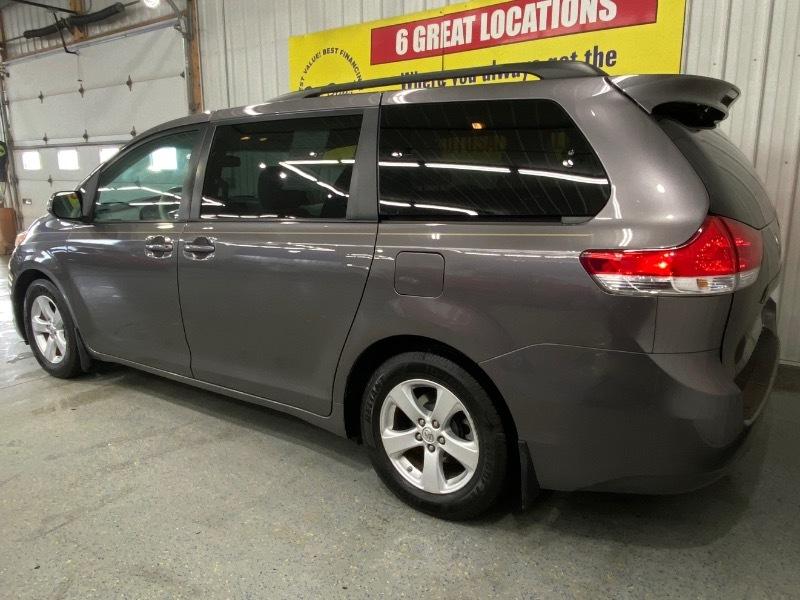 Toyota Sienna LE FWD 8-Passenger V6 2014