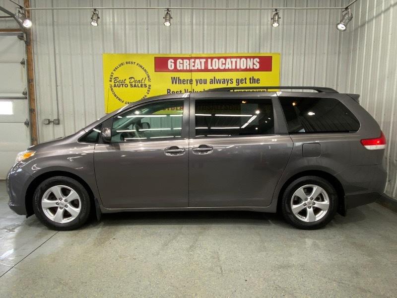 Toyota Sienna LE FWD 8-Passenger V6 2014