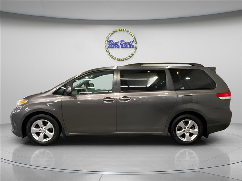 Toyota Sienna LE FWD 8-Passenger V6 2014