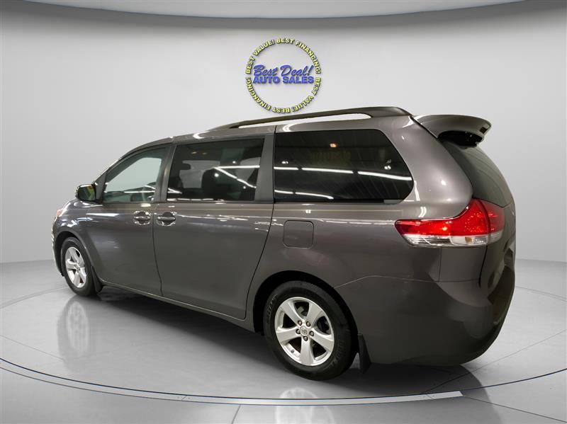 Toyota Sienna LE FWD 8-Passenger V6 2014