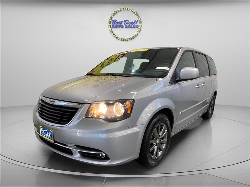 2015 Chrysler Town & Country S