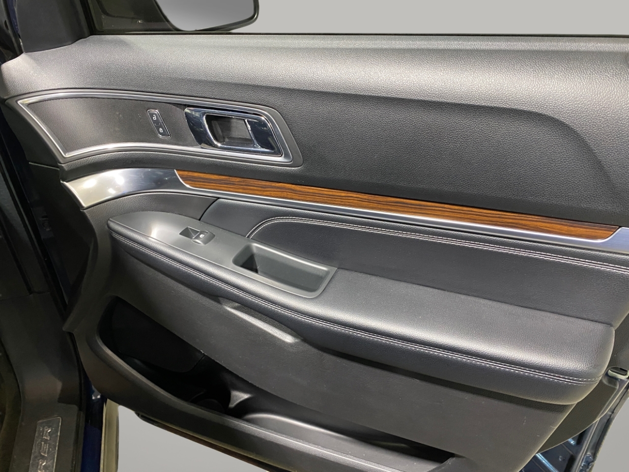 Ford Explorer Limited 4WD 2017