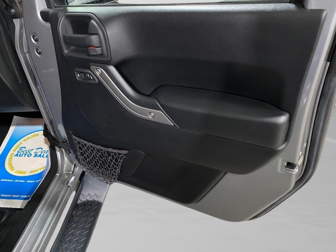 Jeep Wrangler Unlimited Sport 4WD 2015