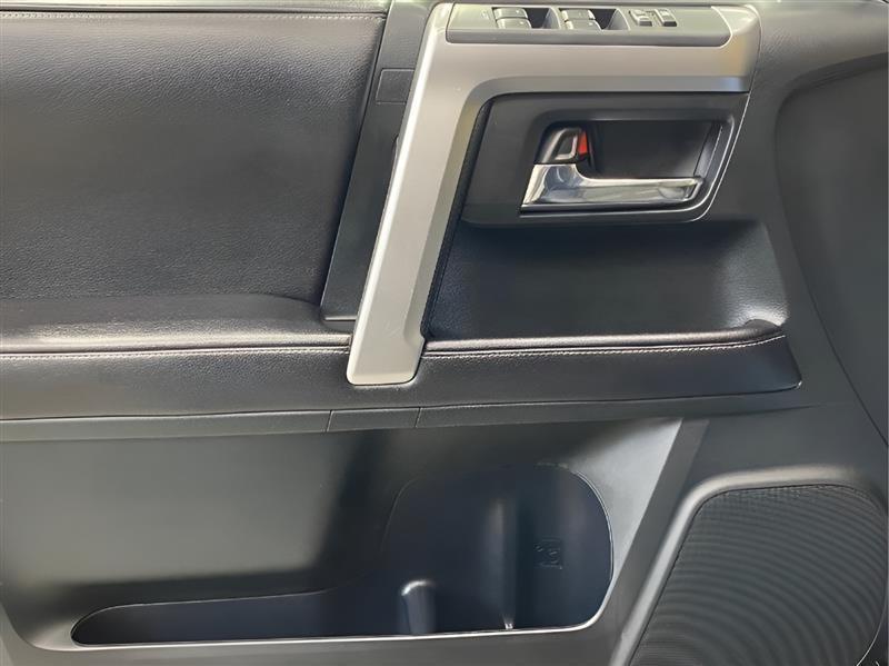 Toyota 4Runner SR5 4WD 2016