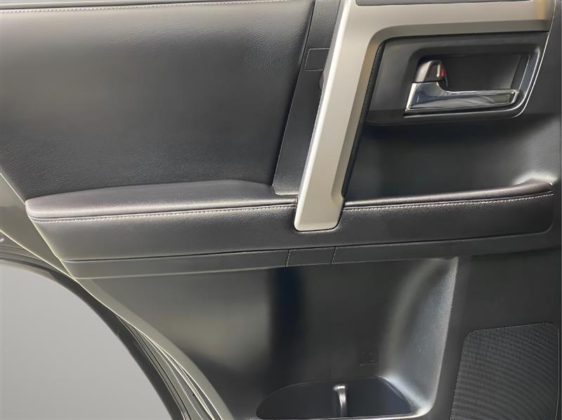 Toyota 4Runner SR5 4WD 2016