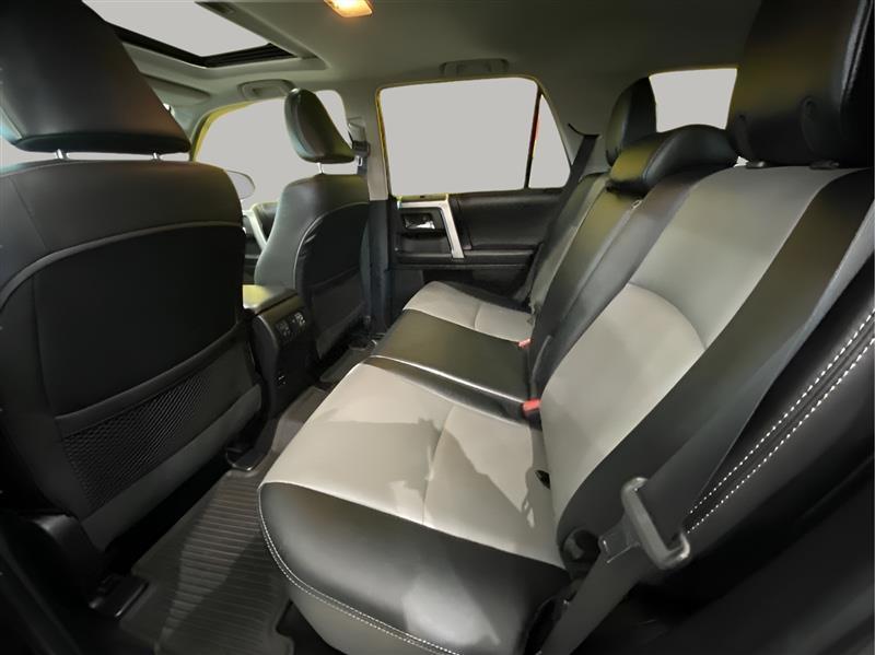 Toyota 4Runner SR5 4WD 2016