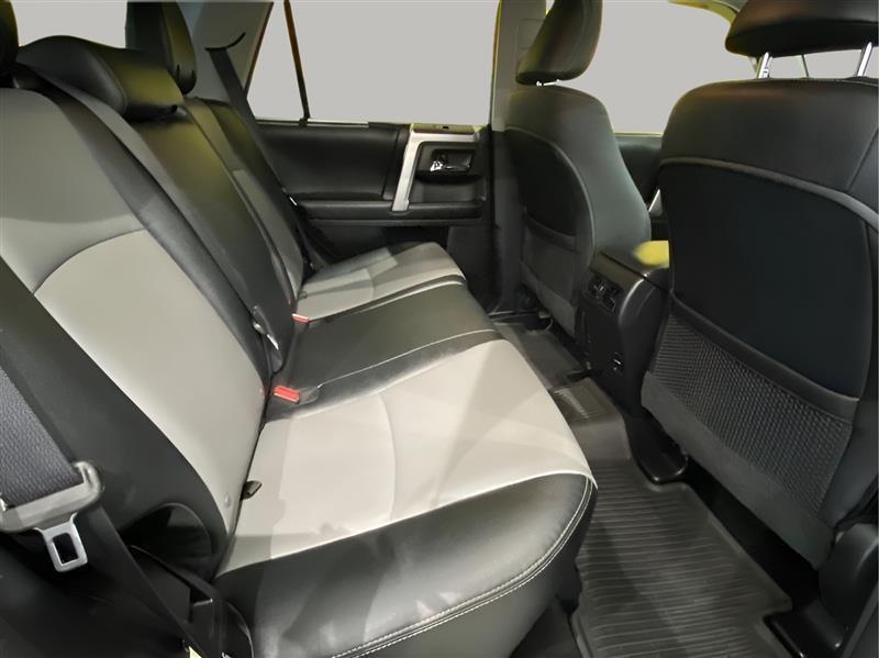 Toyota 4Runner SR5 4WD 2016