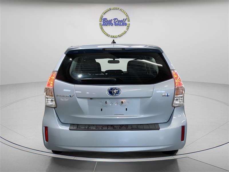 Toyota Prius V Two 2012