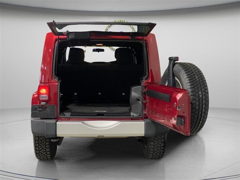 2011 Jeep Wrangler Unlimited Sahara - Photo 9
