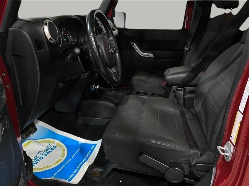 2011 Jeep Wrangler Unlimited Sahara - Photo 17