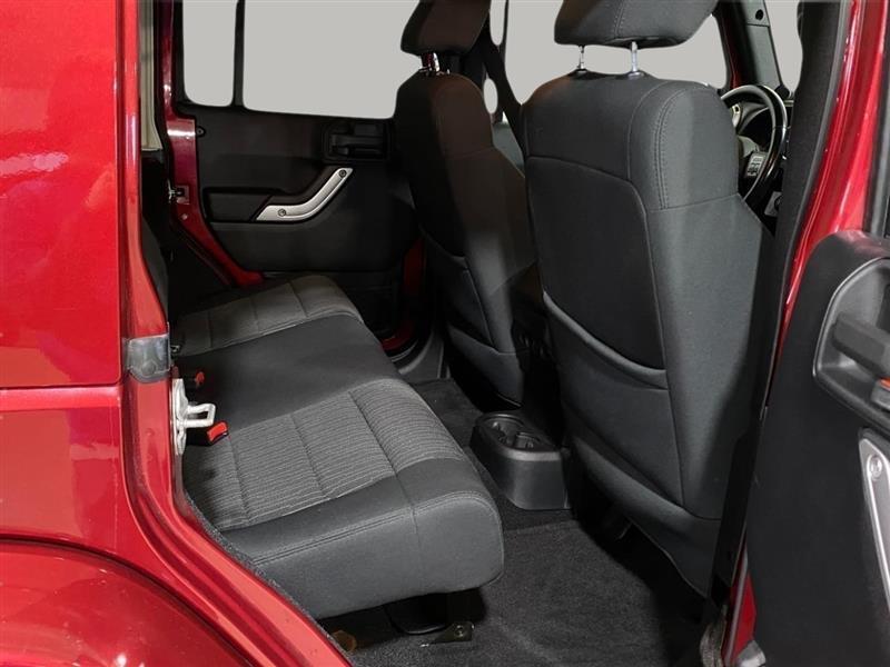 2011 Jeep Wrangler Unlimited Sahara - Photo 26