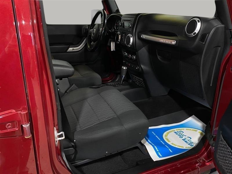 2011 Jeep Wrangler Unlimited Sahara - Photo 28