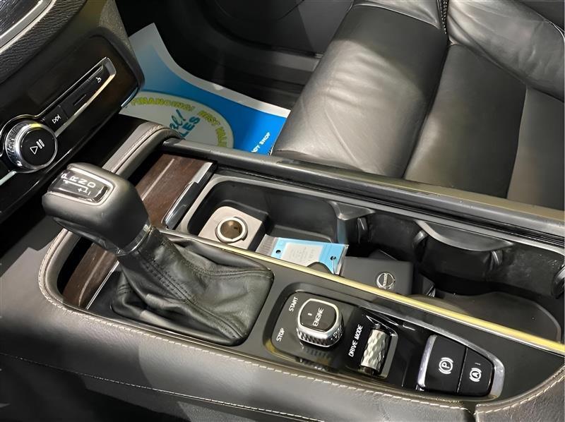 Volvo XC90 T6 Momentum AWD 2017