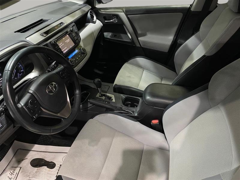 2017 Toyota RAV4 XLE - Photo 10