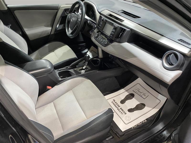 2017 Toyota RAV4 XLE - Photo 21