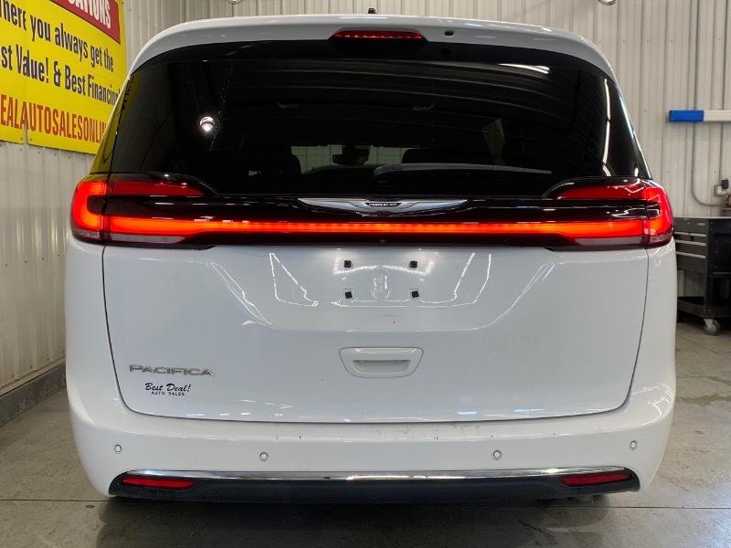 Chrysler Pacifica Touring 2023