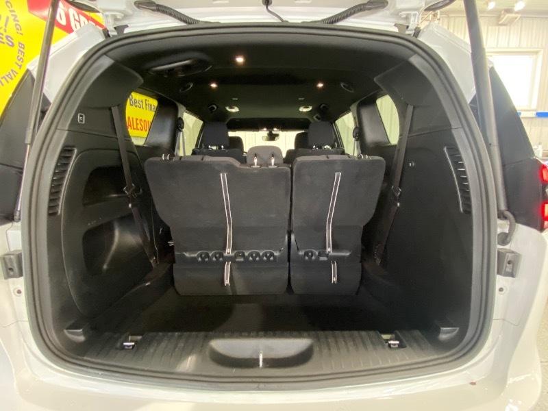 Chrysler Pacifica Touring 2023