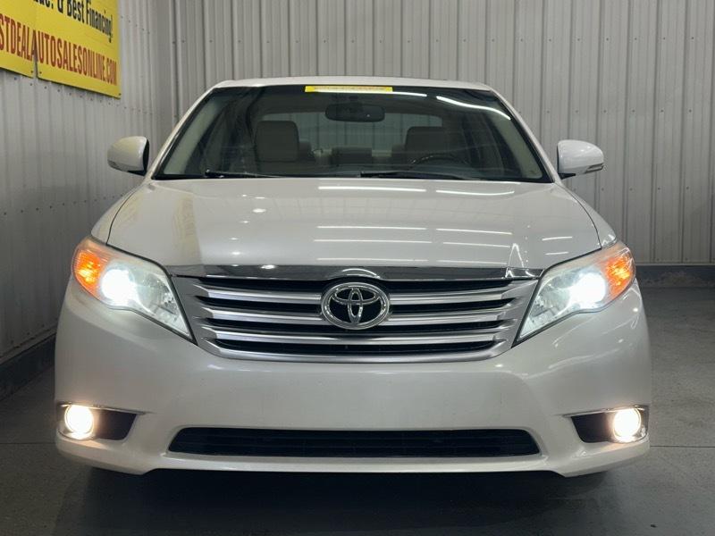 Toyota Avalon Base 2011