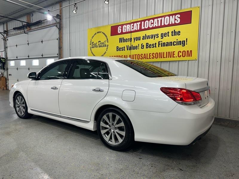 Toyota Avalon Base 2011